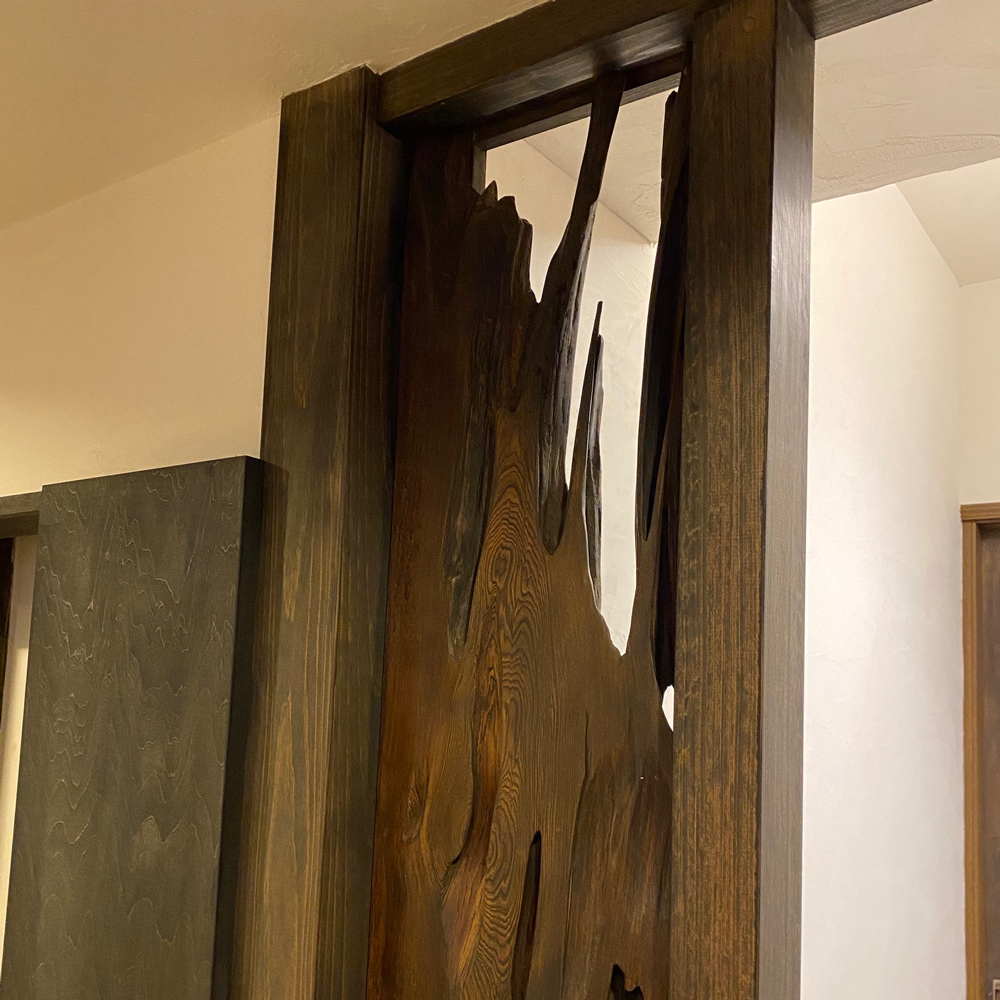 屋久杉らんまを袖壁に